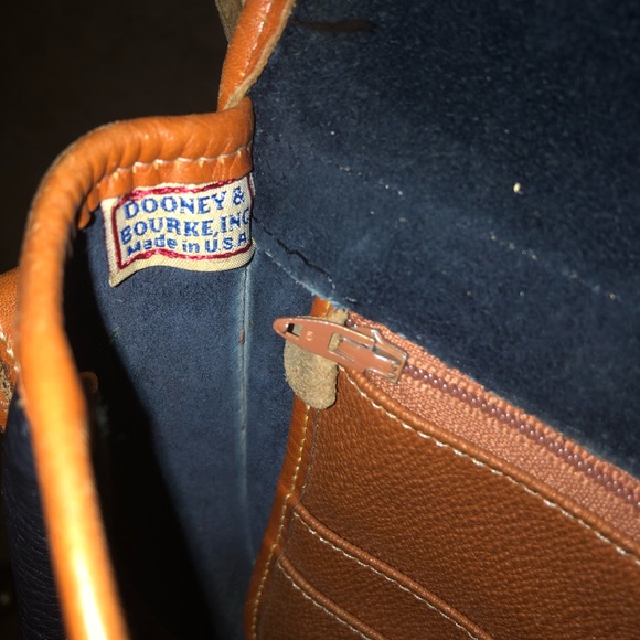 Vintage Dooney & Bourke Leather Purse- 480 $70 or $65 w/offer - Picture 4 of 4